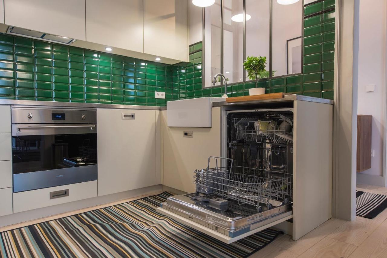 Lovelystay - 3 Bedroom Downtown Wonderwall Лиссабон Экстерьер фото
