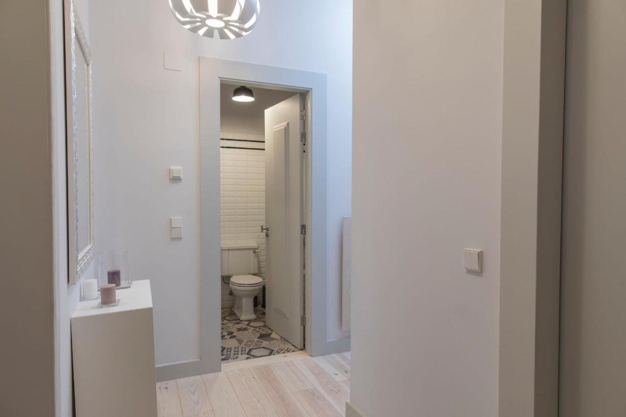 Lovelystay - 3 Bedroom Downtown Wonderwall Лиссабон Экстерьер фото